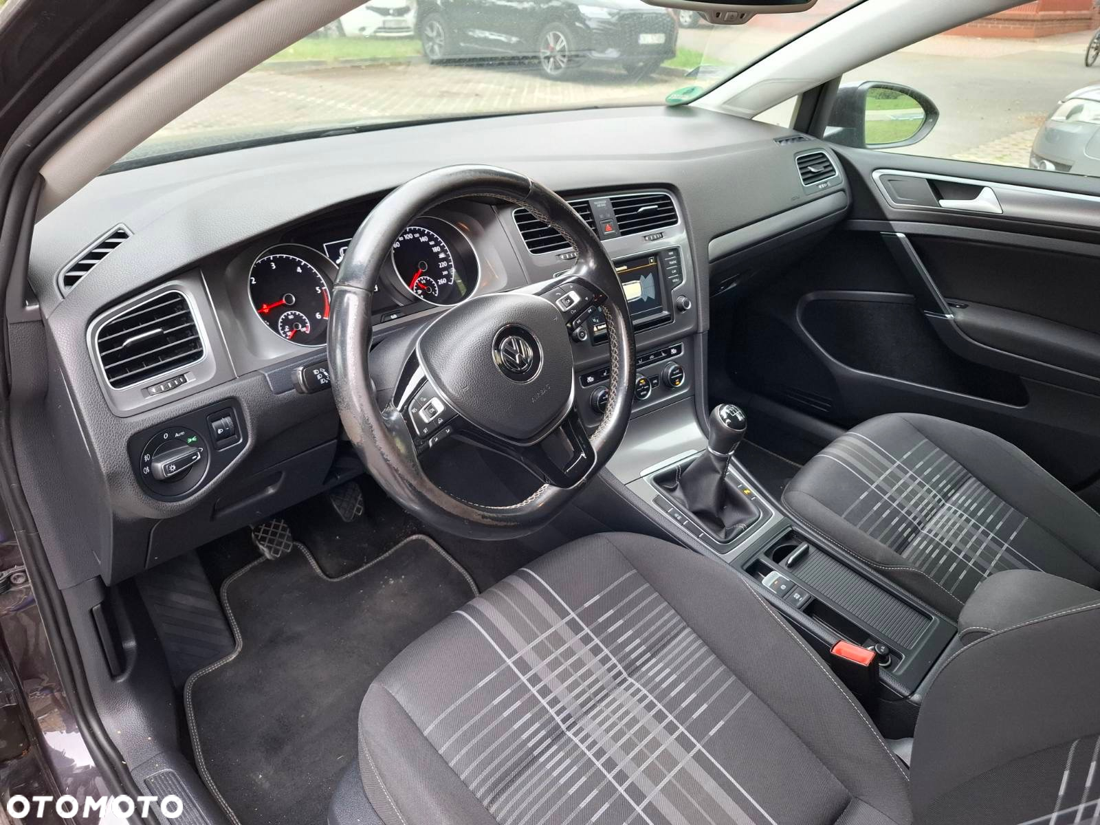 Volkswagen Golf - 19