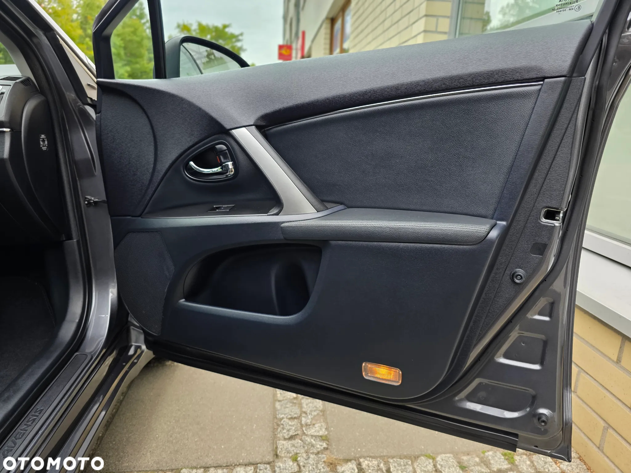 Toyota Avensis 1.8 Business Edition - 24