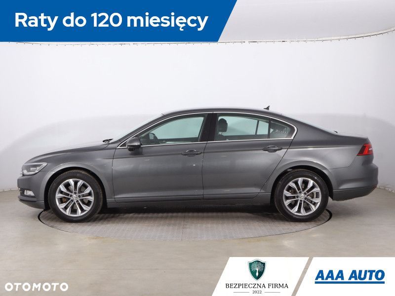 Volkswagen Passat - 4