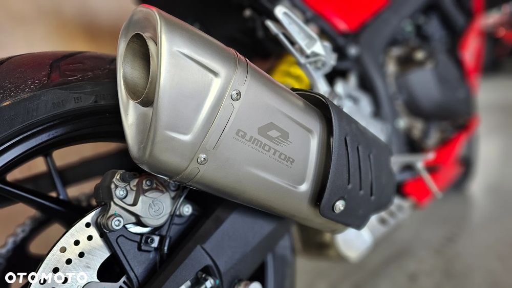 QJMOTOR SRK 800RR - 30