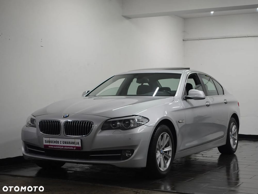 BMW Seria 5 528i - 1