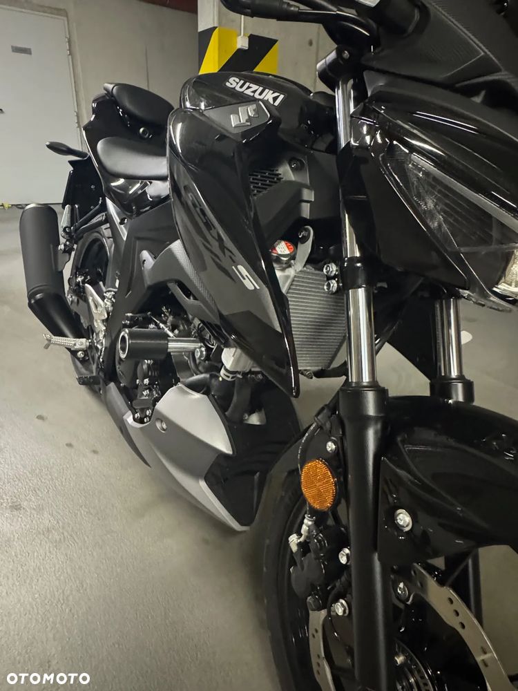 Suzuki GSX - 2