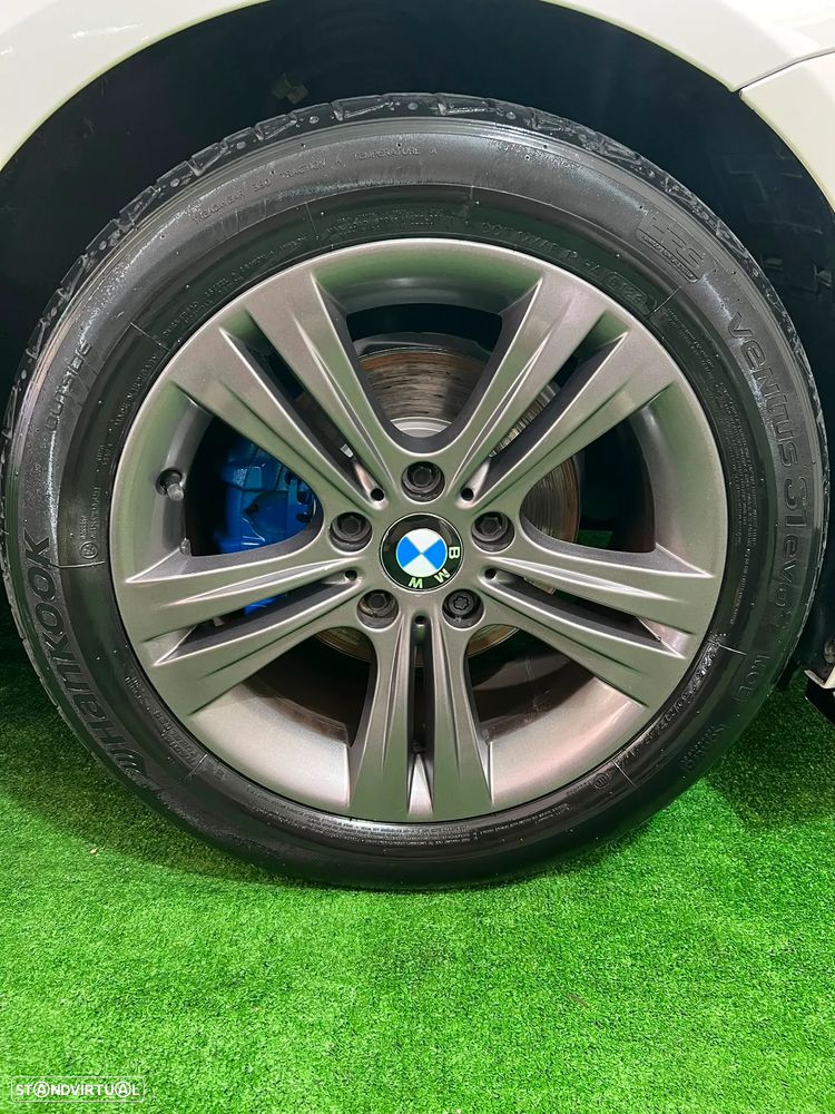 BMW 318 d Line Sport - 9