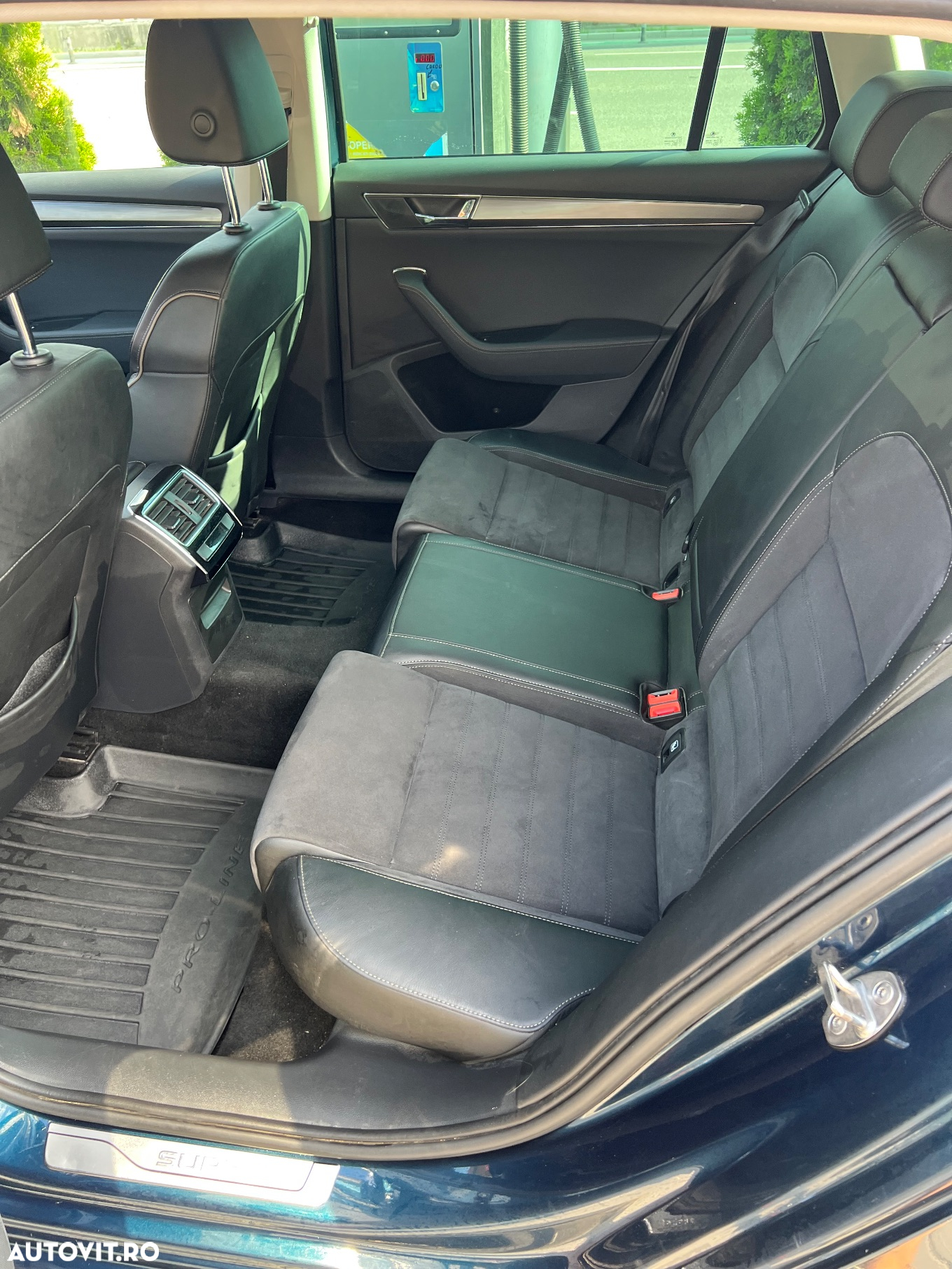 Skoda Superb Combi 2.0 TDI 4X4 DSG Scout - 5