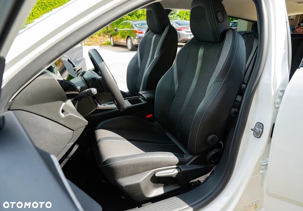 Peugeot 308 BlueHDi 130 EAT8 Stop & Start Allure Pack - 25