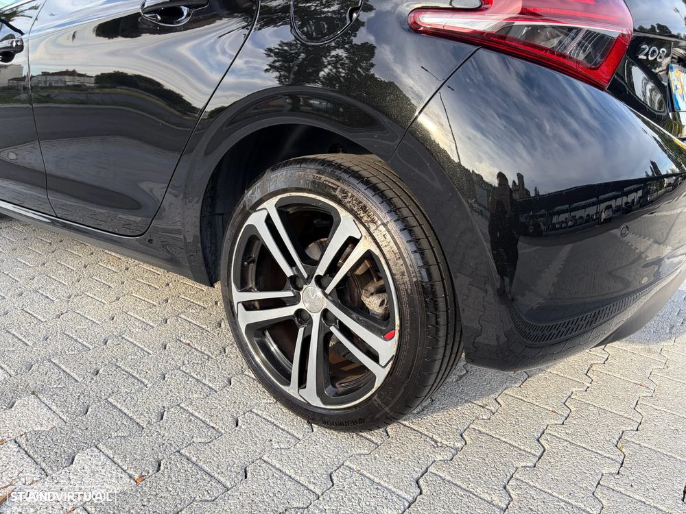 Peugeot 208 - 16