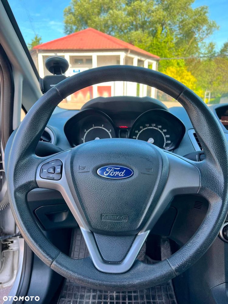 Ford Fiesta - 12