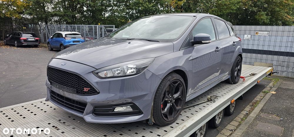 Ford Focus 2.0 EcoBoost ST mit Leder-Sport-Paket - 4