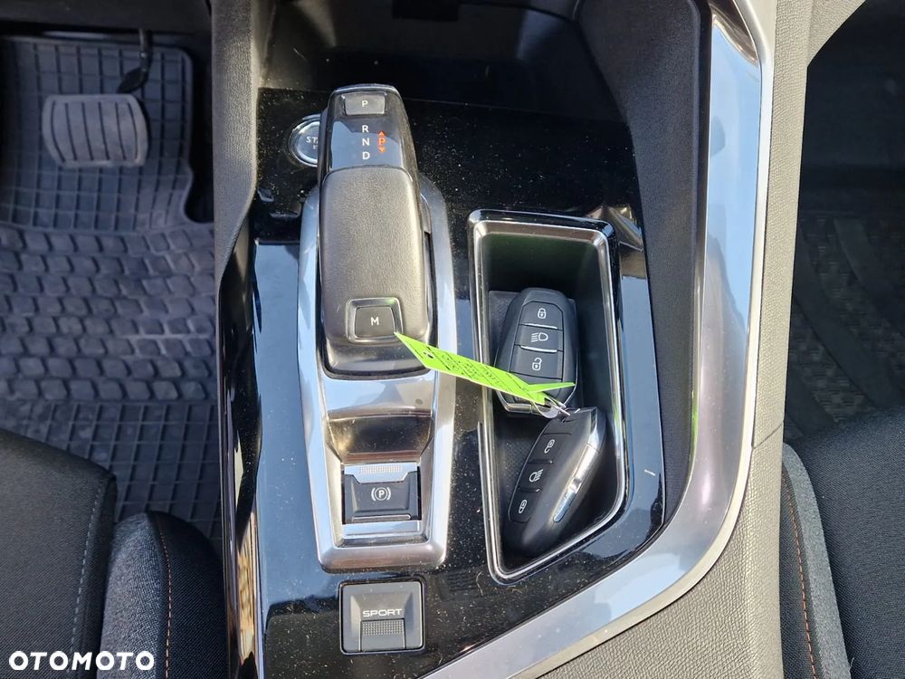 Peugeot 3008 1.2 PureTech Active S&S EAT6 - 15