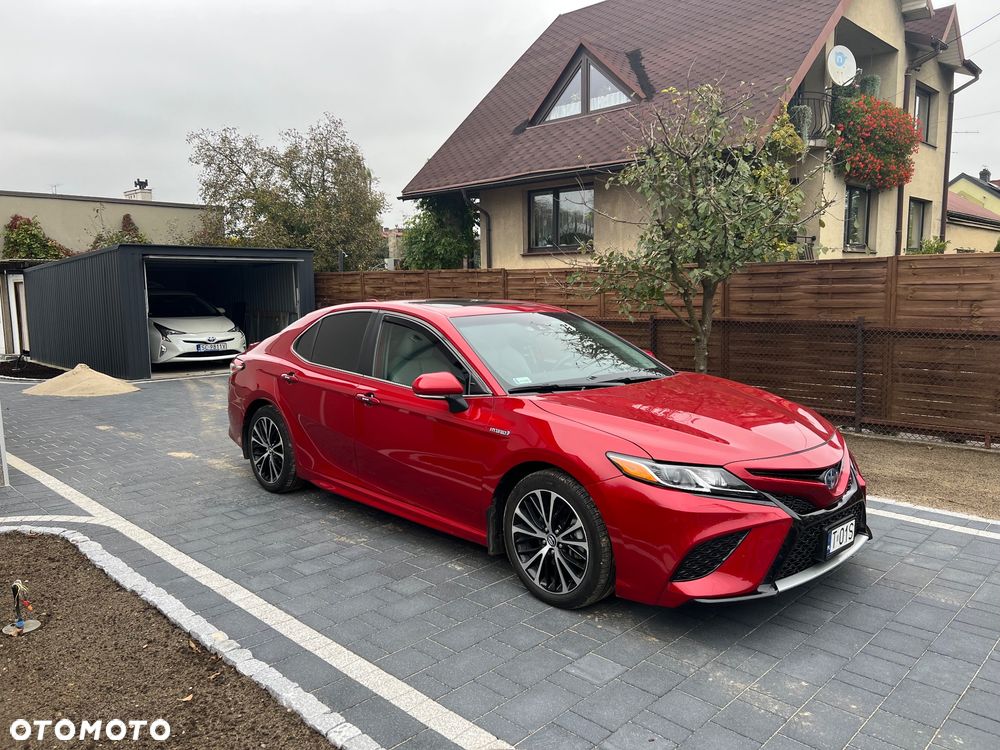 Toyota Camry 2.5 Hybrid Executive CVT - 1