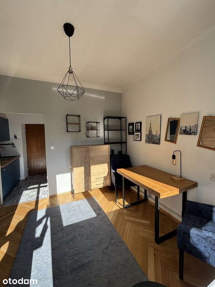 Bezpośrednio ok. Łazienek, w loftowym stylu, cicho