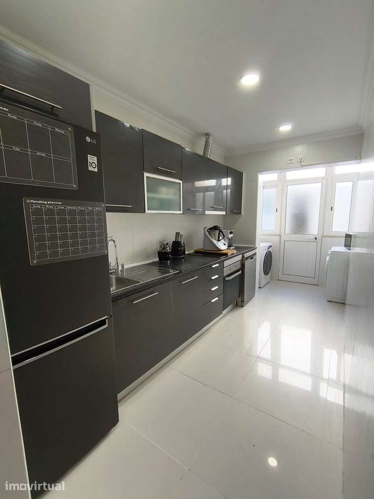 Apartamento T2 à venda na Rua Conceição Sameiro Antunes - Grande imagem: 3/13