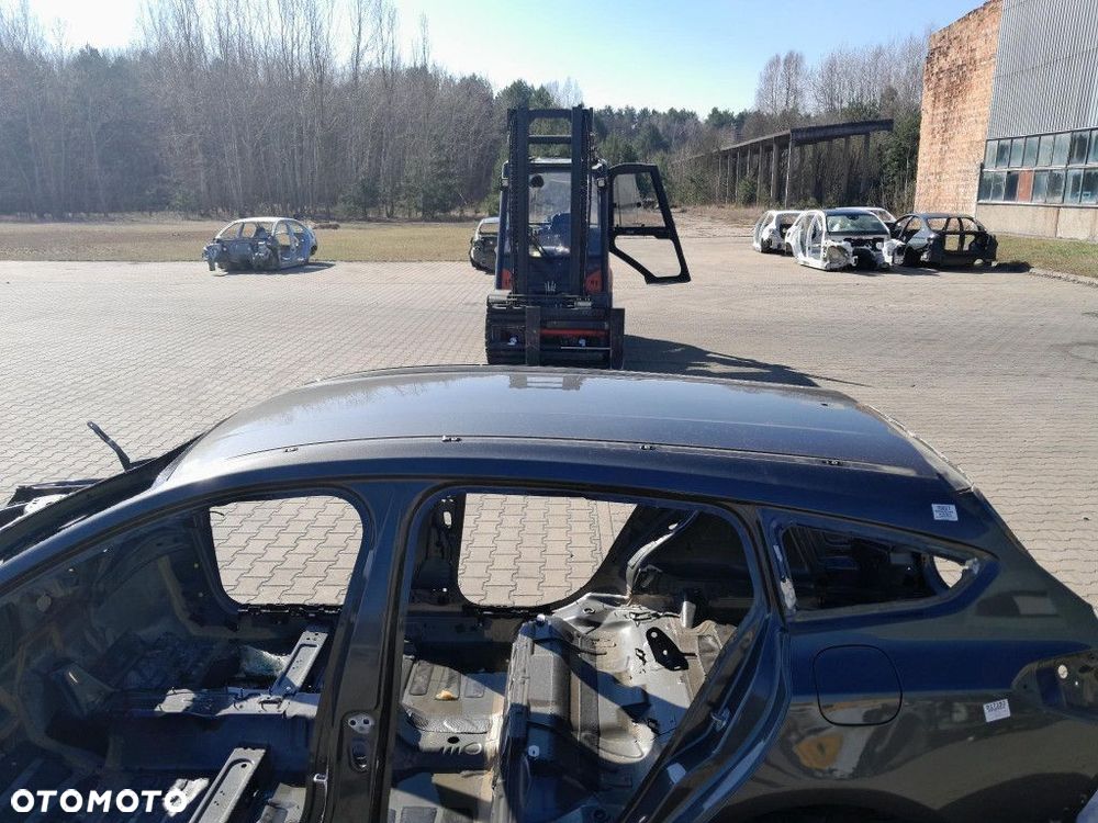 FORD FOCUS MK4 KOMBI DACH POSZYCIE MAGNETIC - 3