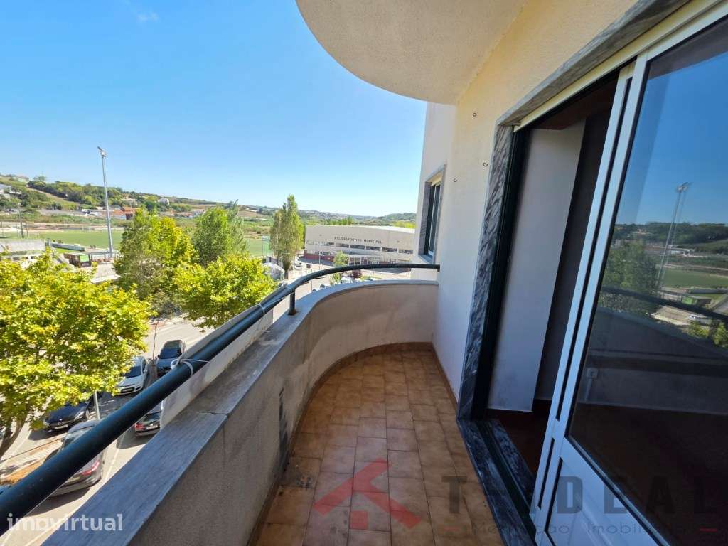 Apartamento T3 no Centro da Lourinhã - Grande imagem: 3/28