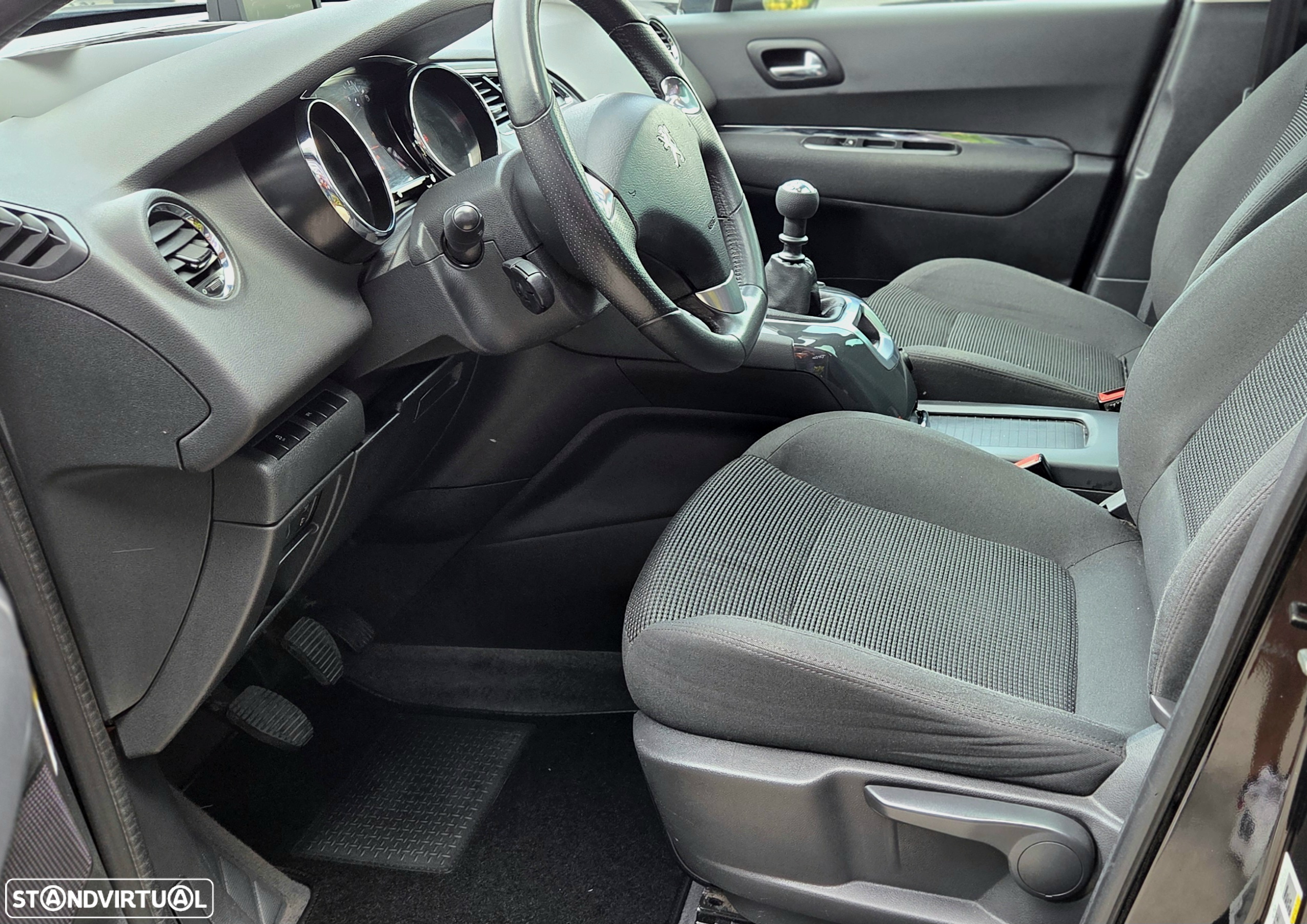 Peugeot 5008 1.6 HDi 7L Allure - 7