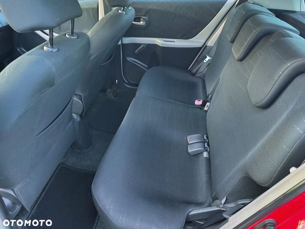 Toyota Yaris - 7
