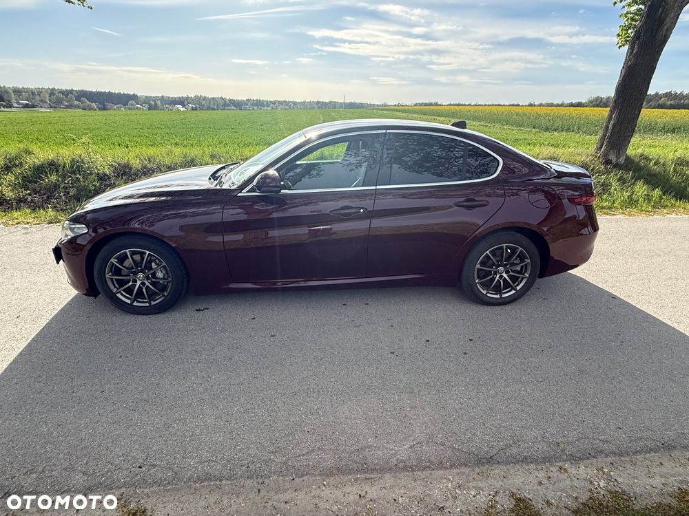 Alfa Romeo Giulia 2.0 Turbo 16V AT8-Q4 Ti - 4