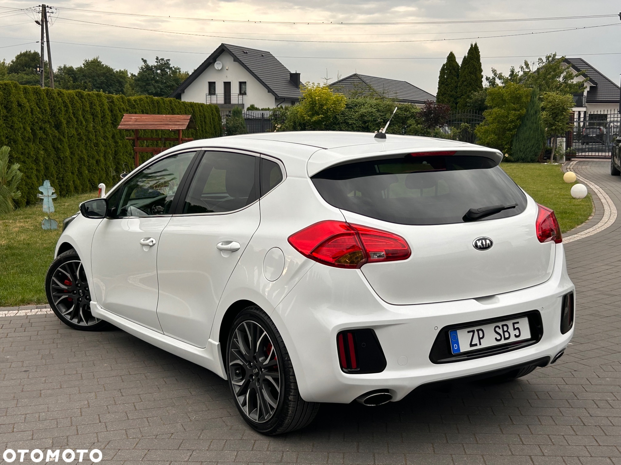 Kia Ceed 1.6 T-GDI GT-Track - 12