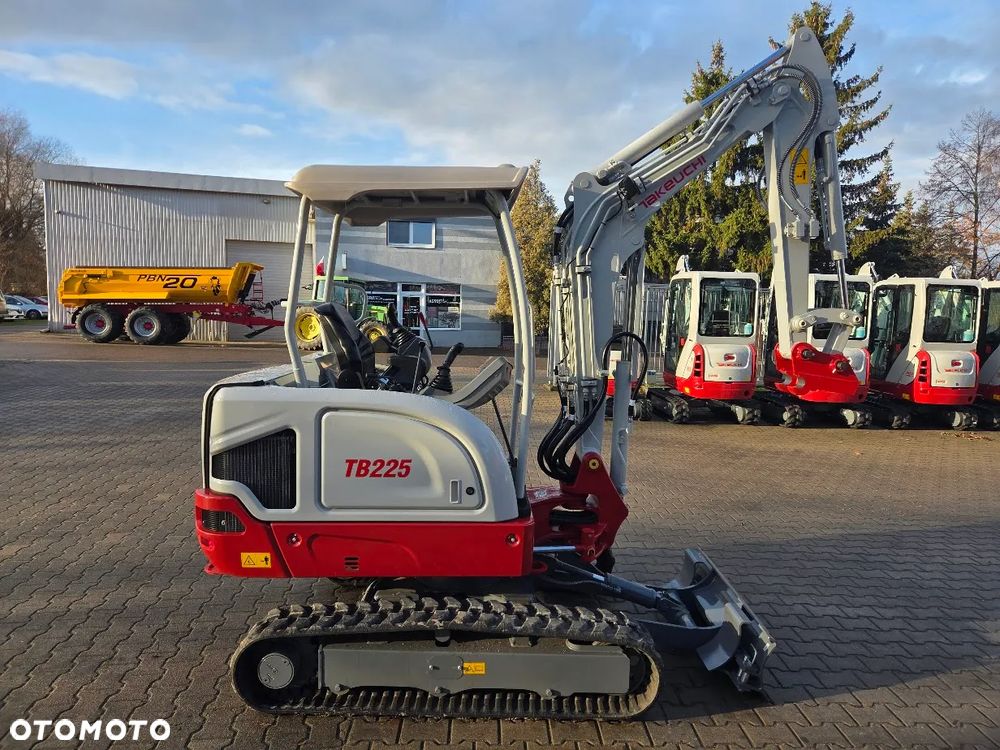 Takeuchi Minikoparka Koparka Gąsienicowa Takeuchi TB225 OKAZJA !! Nowa maszyna - 5