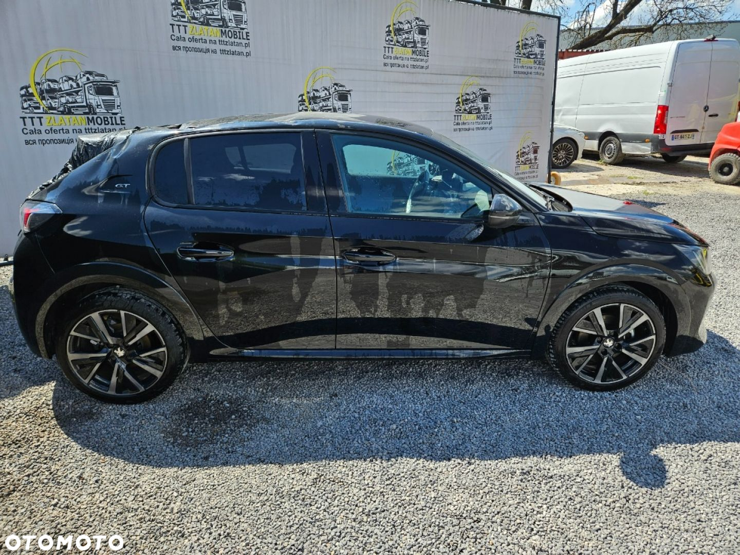 Peugeot 208 - 18