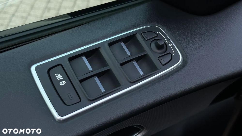 Jaguar F-Pace D200 AWD R-Dynamic HSE 90th Anniversary Edition - 14