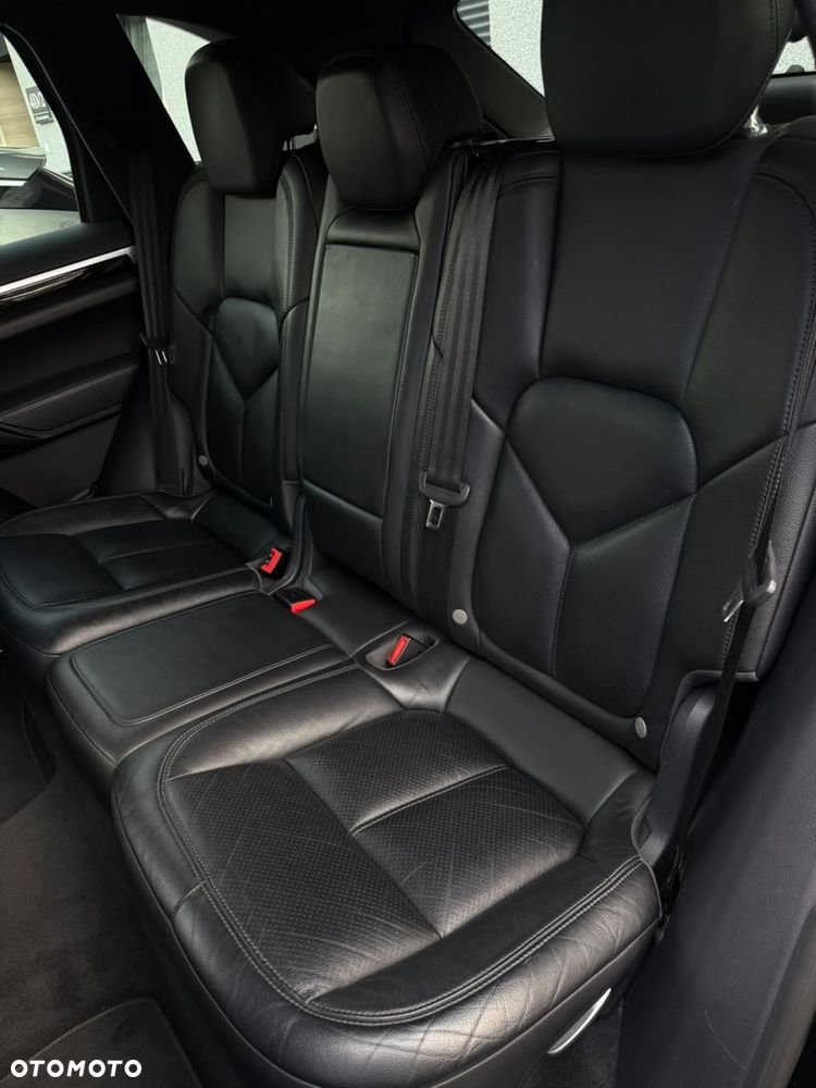 Porsche Cayenne Standard - 26