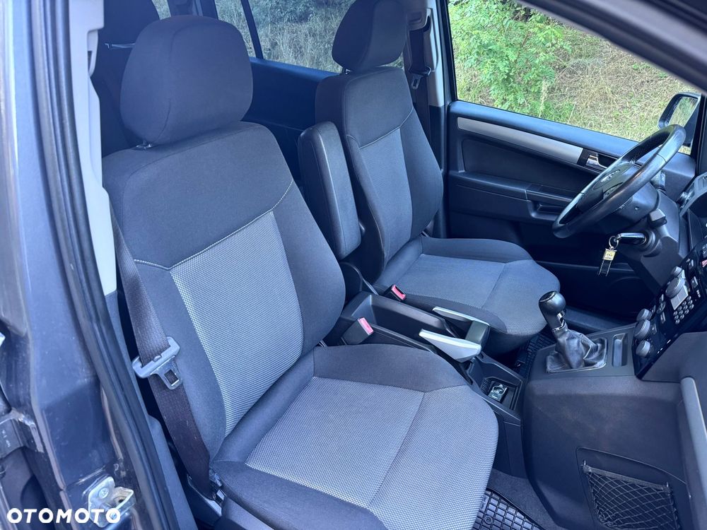 Opel Zafira - 12