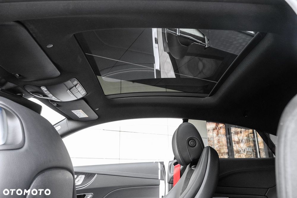 Mercedes-Benz Klasa E 220 d 4-Matic 9G-TRONIC - 30