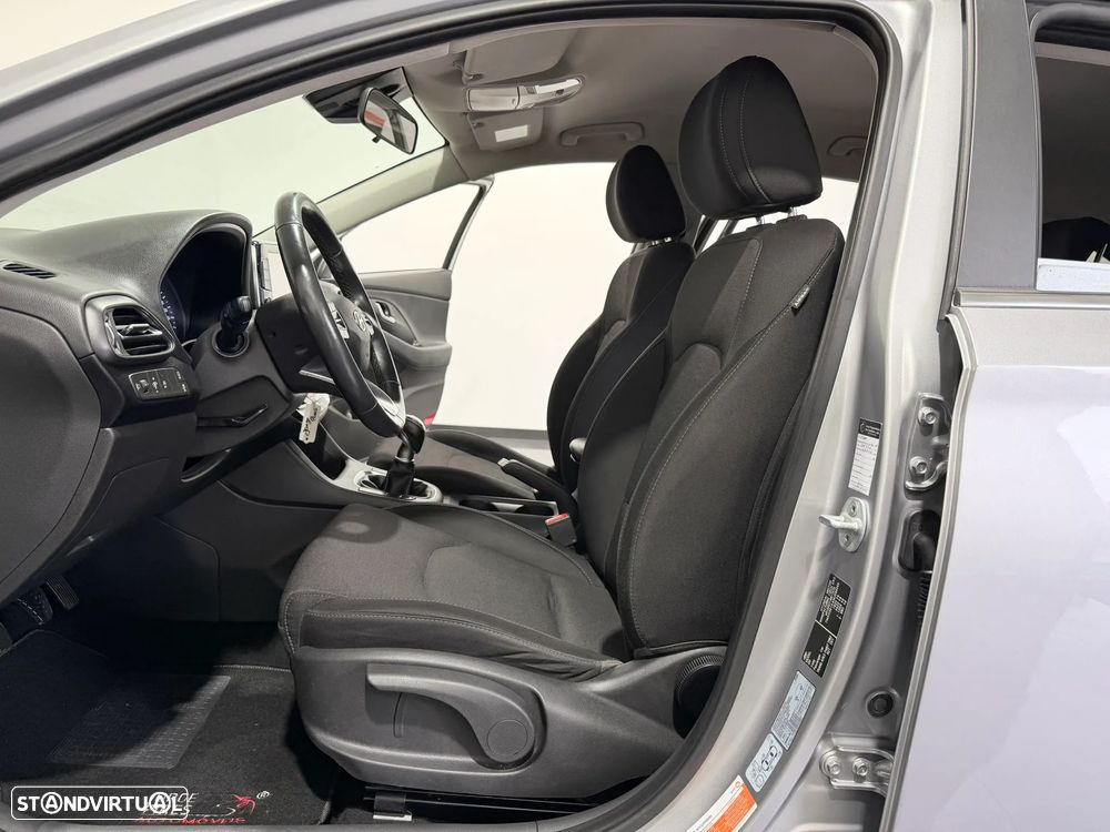 Hyundai i30 SW 1.6 CRDi Style Plus - 34