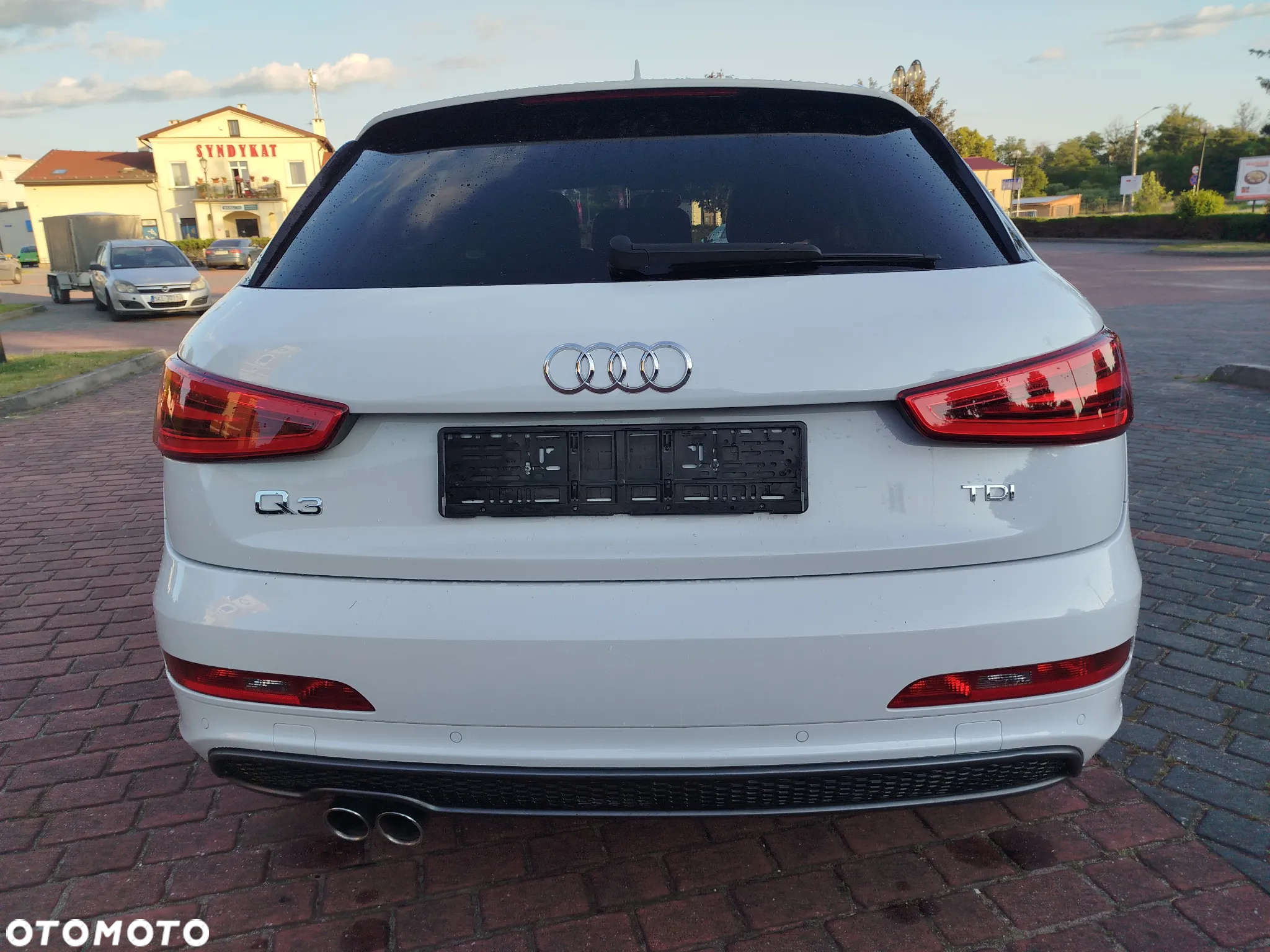 Audi Q3 2.0 TDI Edycja Specjalna - 4