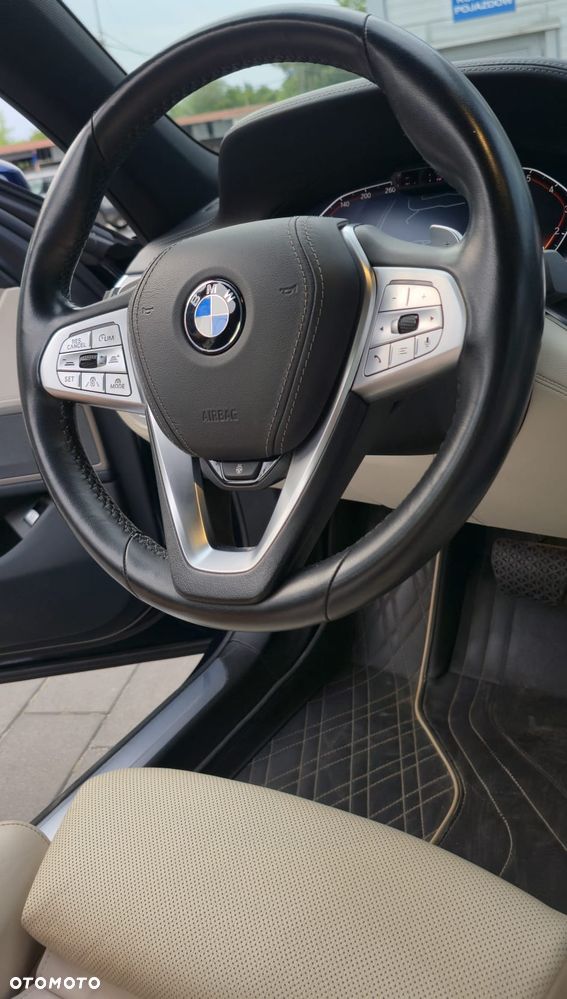 BMW Seria 7 750i xDrive - 7