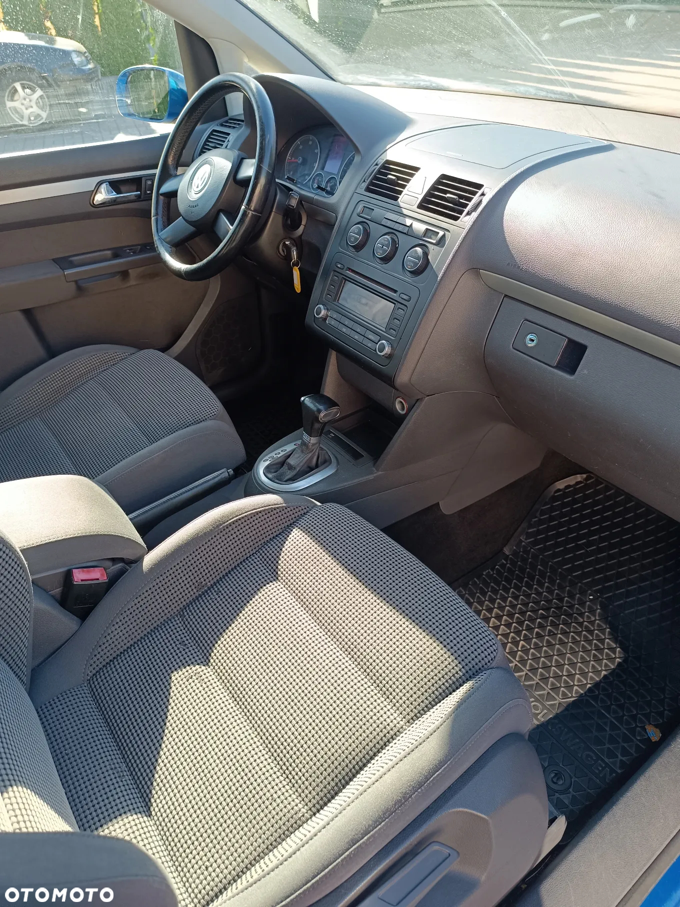 Volkswagen Touran 2.0 TDI Trendline DSG - 10