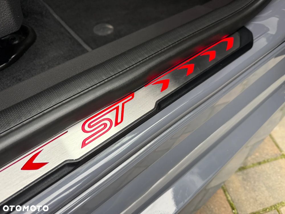 Ford Focus 2.0 TDCi ST-2 - 32