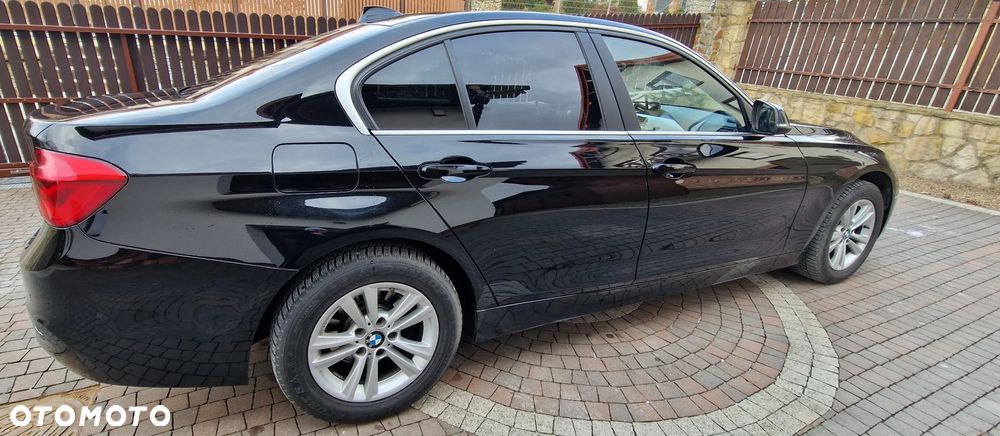 BMW Seria 3 318d xDrive - 5