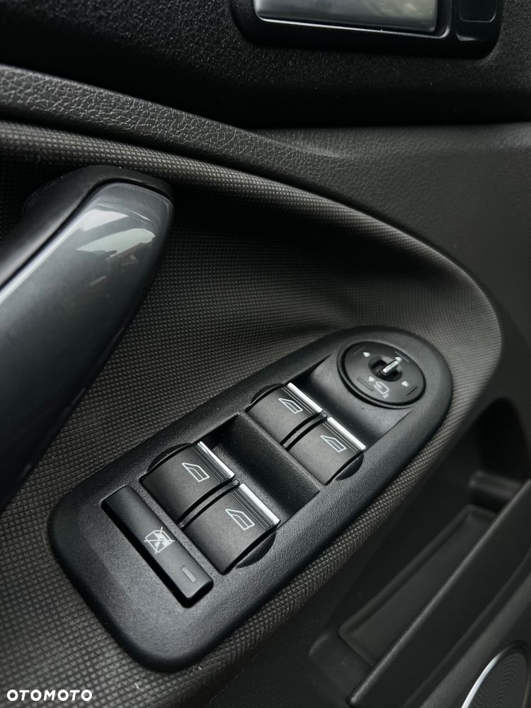 Ford Kuga 2.0 TDCi 4x4 Titanium - 18