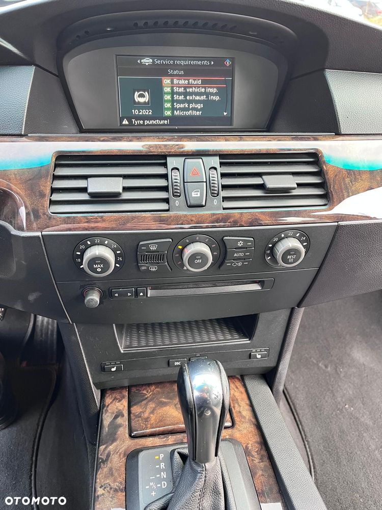 BMW Seria 5 545i - 15