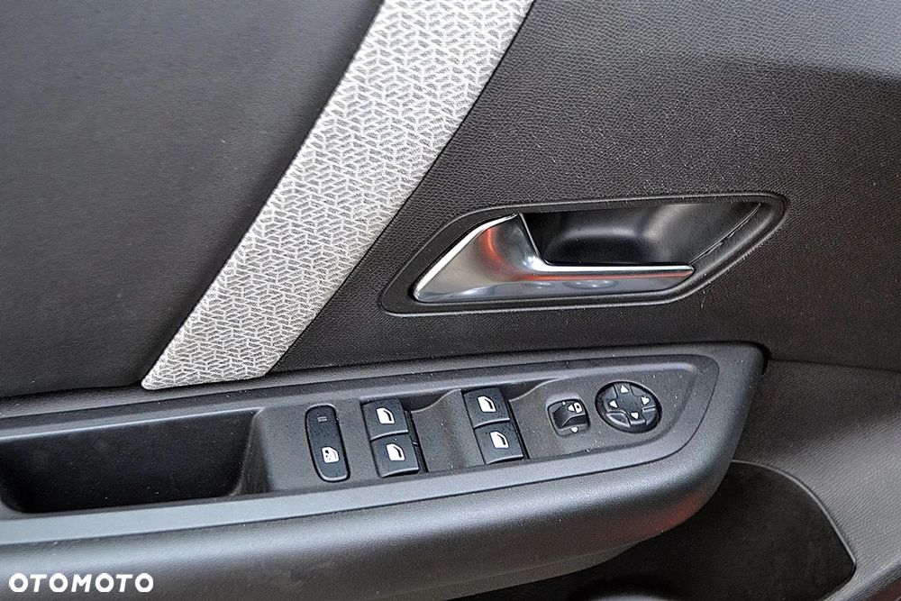 Citroën C4 1.5 BlueHDi Shine S&S EAT8 - 17