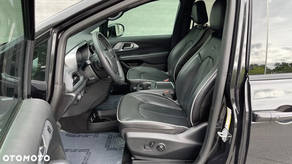 Chrysler Pacifica - 10