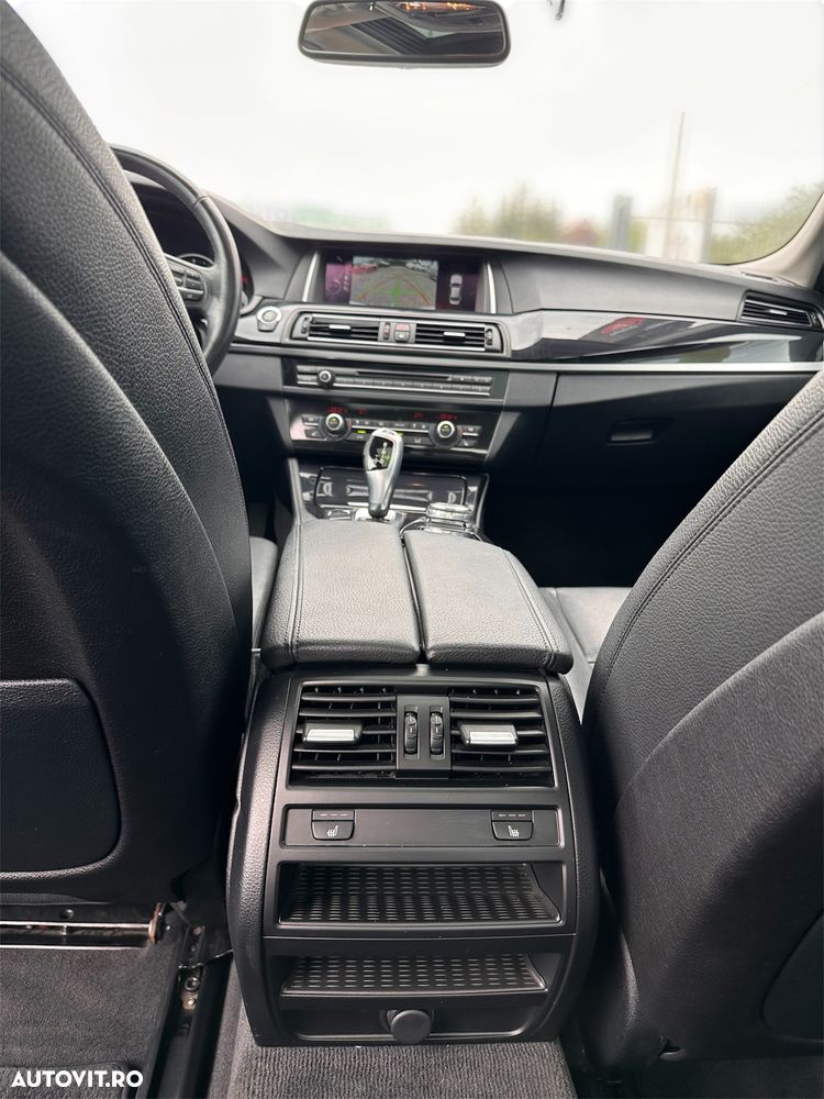 BMW Seria 5 520d xDrive AT - 10