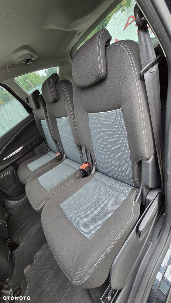Ford S-Max - 20