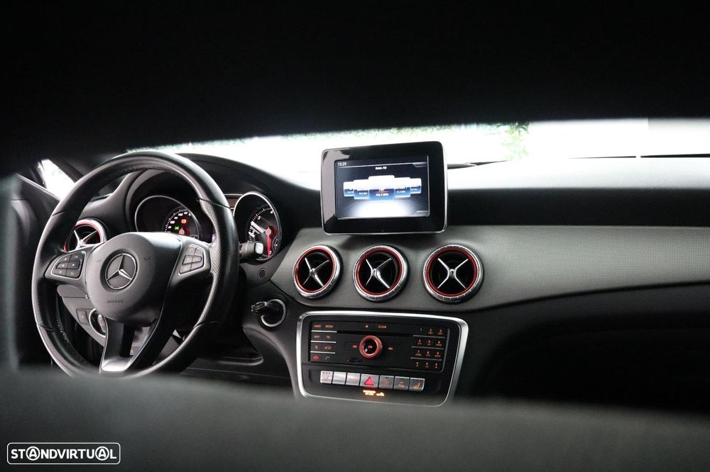 Mercedes-Benz CLA 200 CDI 7G-DCT Urban - 3