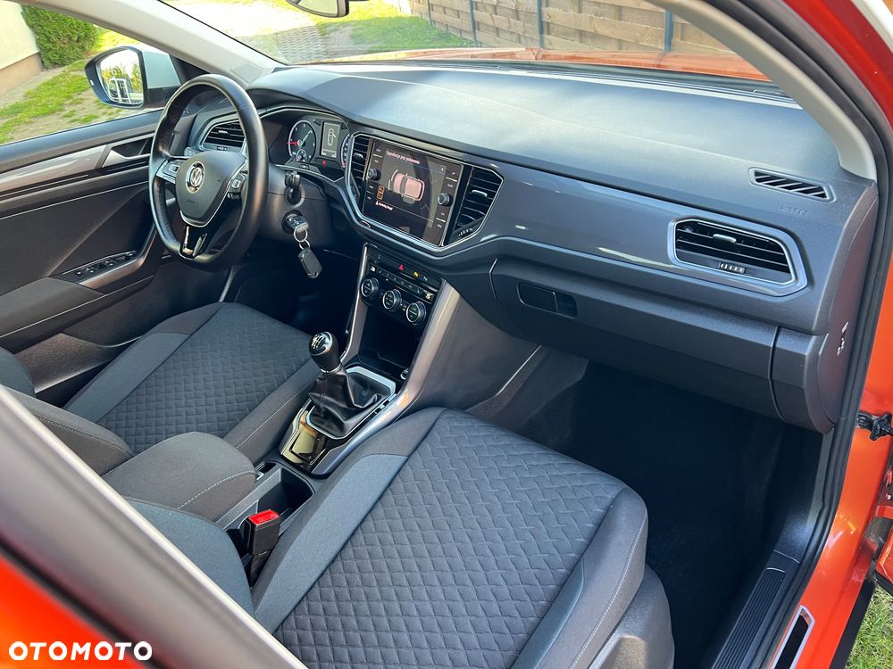 Volkswagen T-Roc - 17