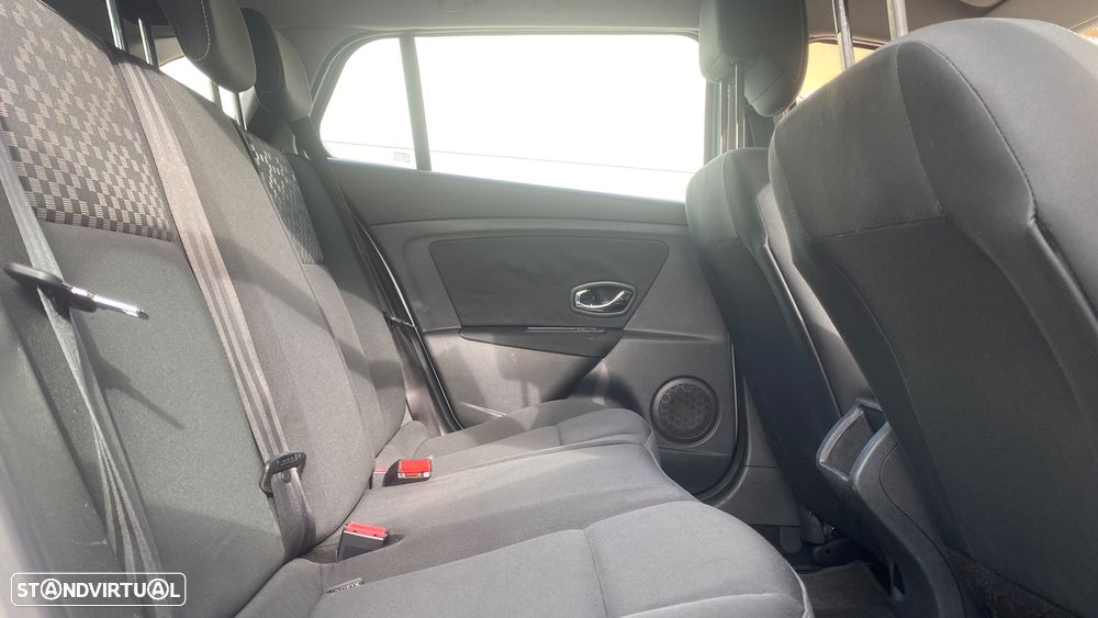 Renault Mégane Sport Tourer 1.5 dCi Dynamique - 8