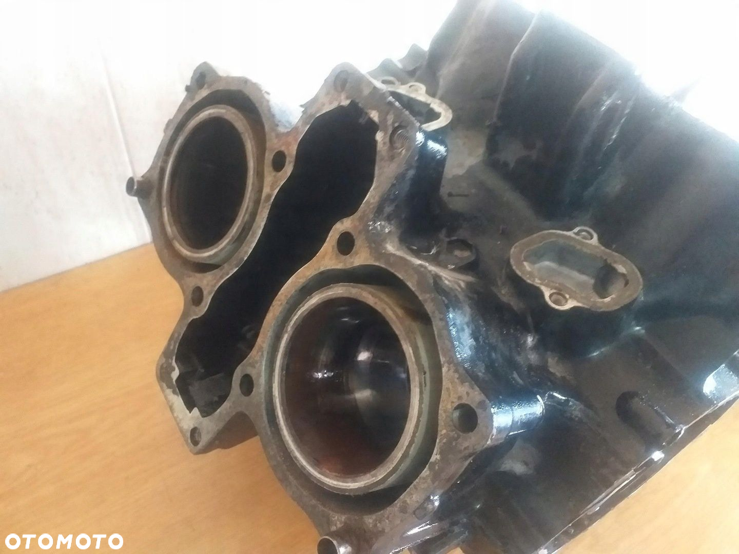 KARTERY BLOK SILNIKA TŁOKI HONDA MAGNA VF700 RC21E - 9