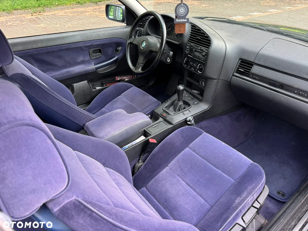 BMW Seria 3 318is - 24