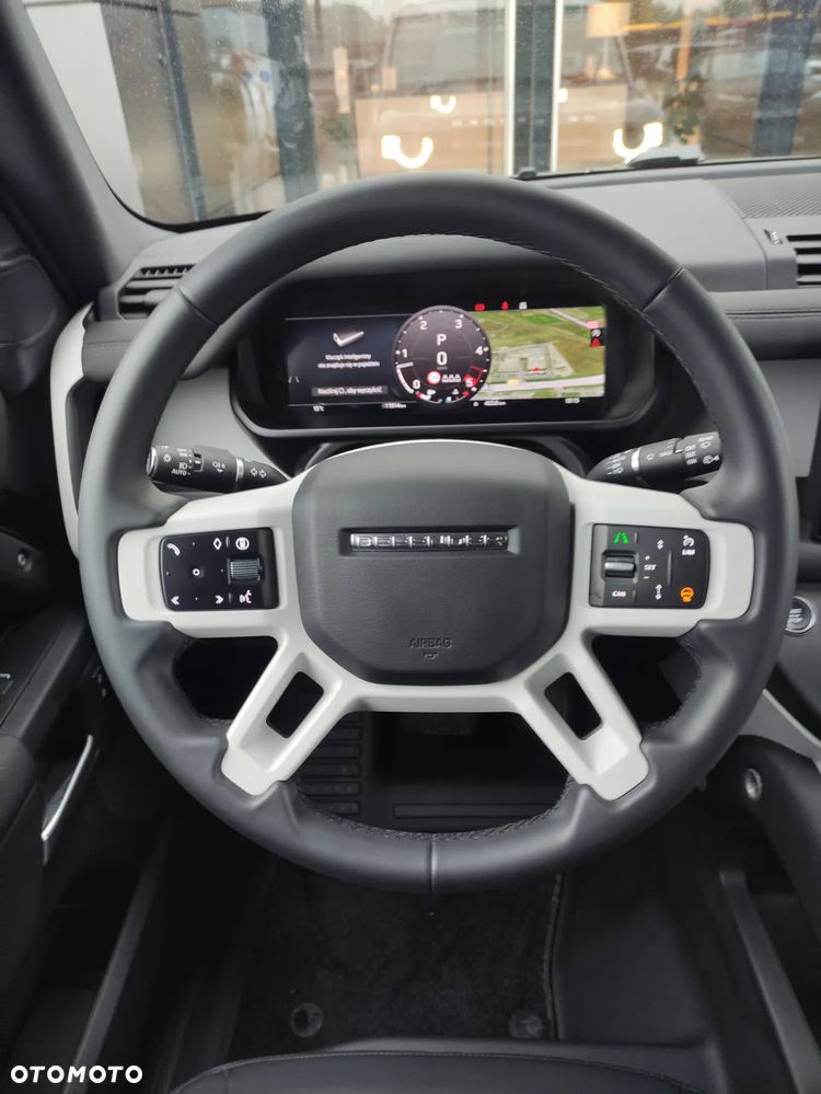 Land Rover Defender - 19