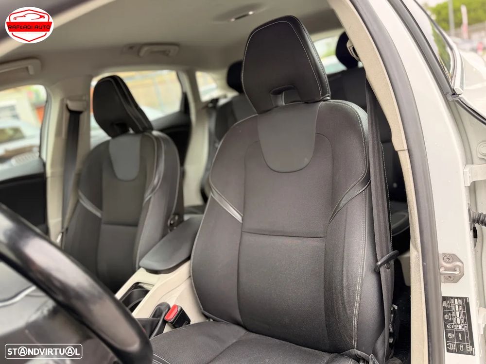 Volvo V40 D2 Momentum - 10