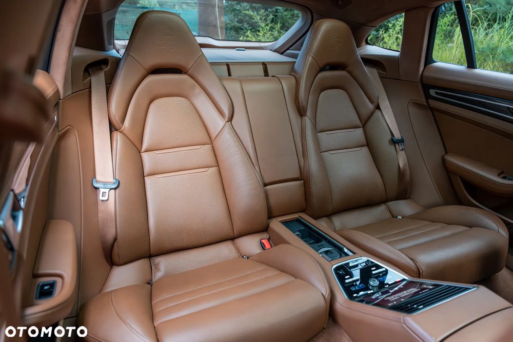 Porsche Panamera 4S Sport Turismo - 41