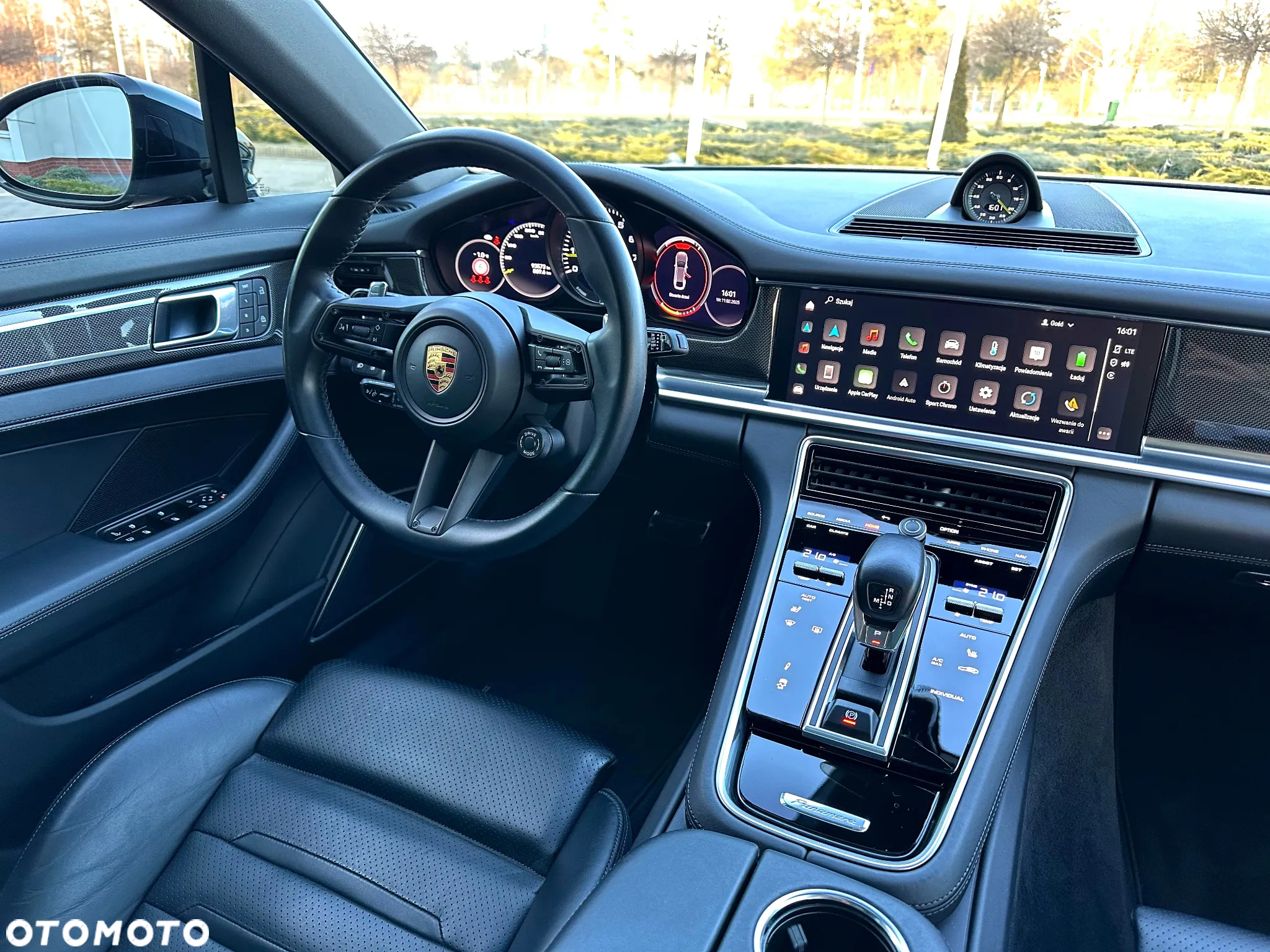 Porsche Panamera 4 E-Hybrid Sport Turismo Platinum Edition - 36