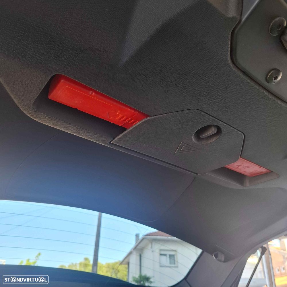 Peugeot 3008 1.5 BlueHDi Allure Pack — fotografia 50